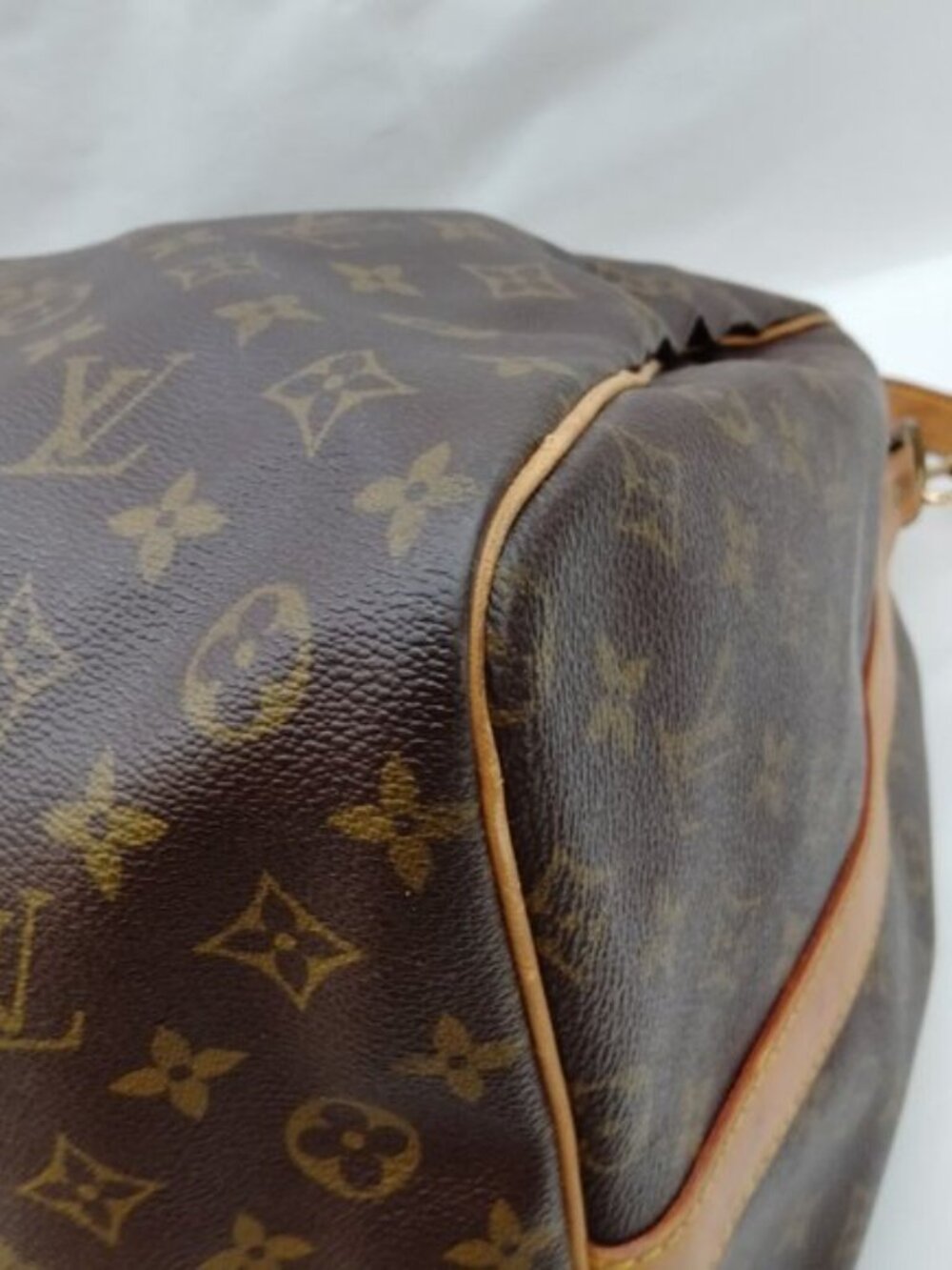 LOUIS VUITTON KEEPALL 60 BANDOULIERE TRAVEL BAG MONOGRAM - Picture 10 of 13
